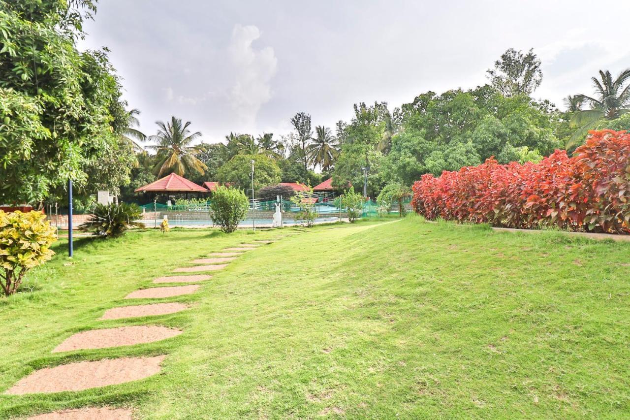 Palette - Holiday Palms Bangalore Exterior foto